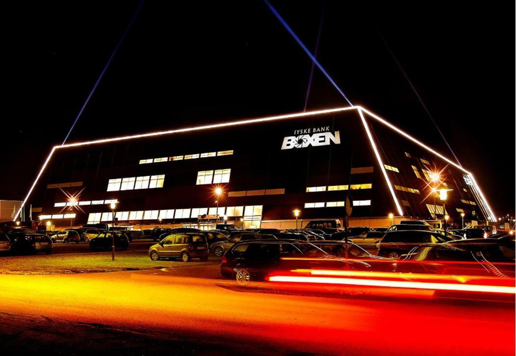 Special Offer,One Of Its Kind, Extremely Central In Herning, Danish Hosts, Extremely Clean, Very Quiet Street But A Stonethrough From Bars & Restaurants Leilighet Eksteriør bilde